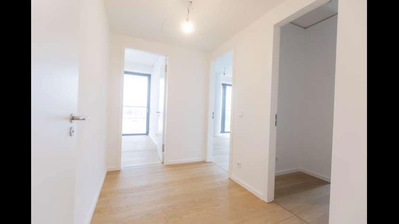 Pronájem bytu 3+1 88 m², Europa Allee 2, Frankfurt, Hessen Pronájem bytu 3+1 88 m², Europa Allee 2, Frankfurt, Hessen