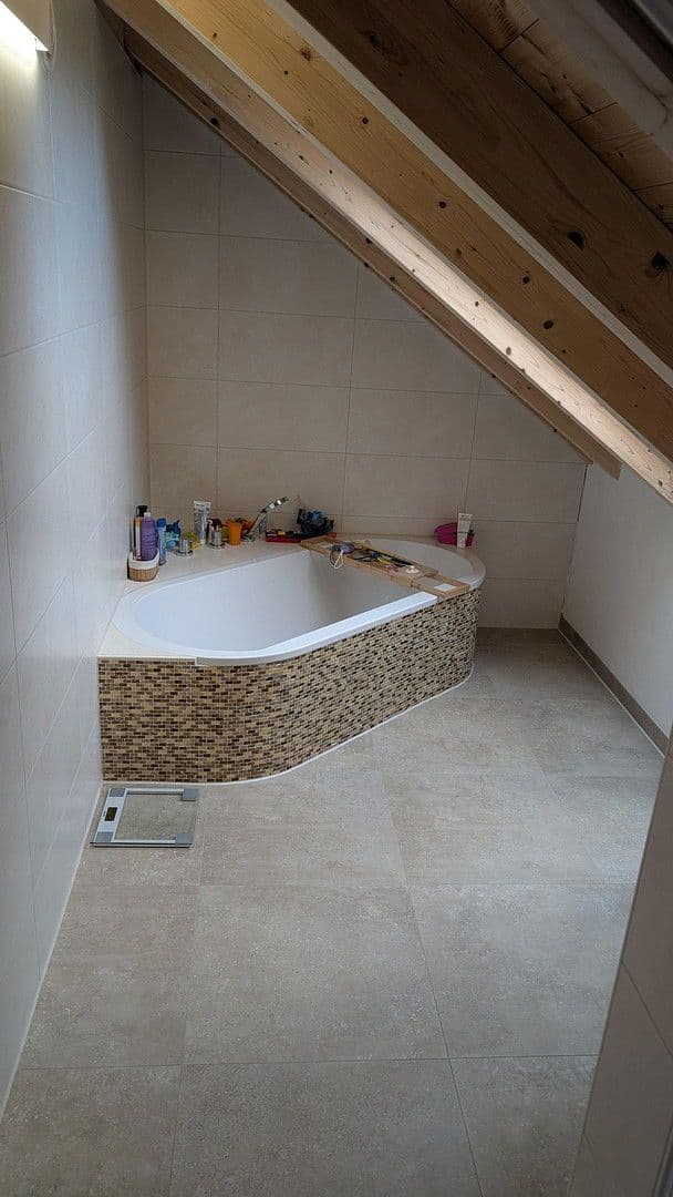 Pronájem domu 190 m², pozemek 578 m², Haiming, Bavorsko Pronájem domu 190 m², pozemek 578 m², Haiming, Bavorsko