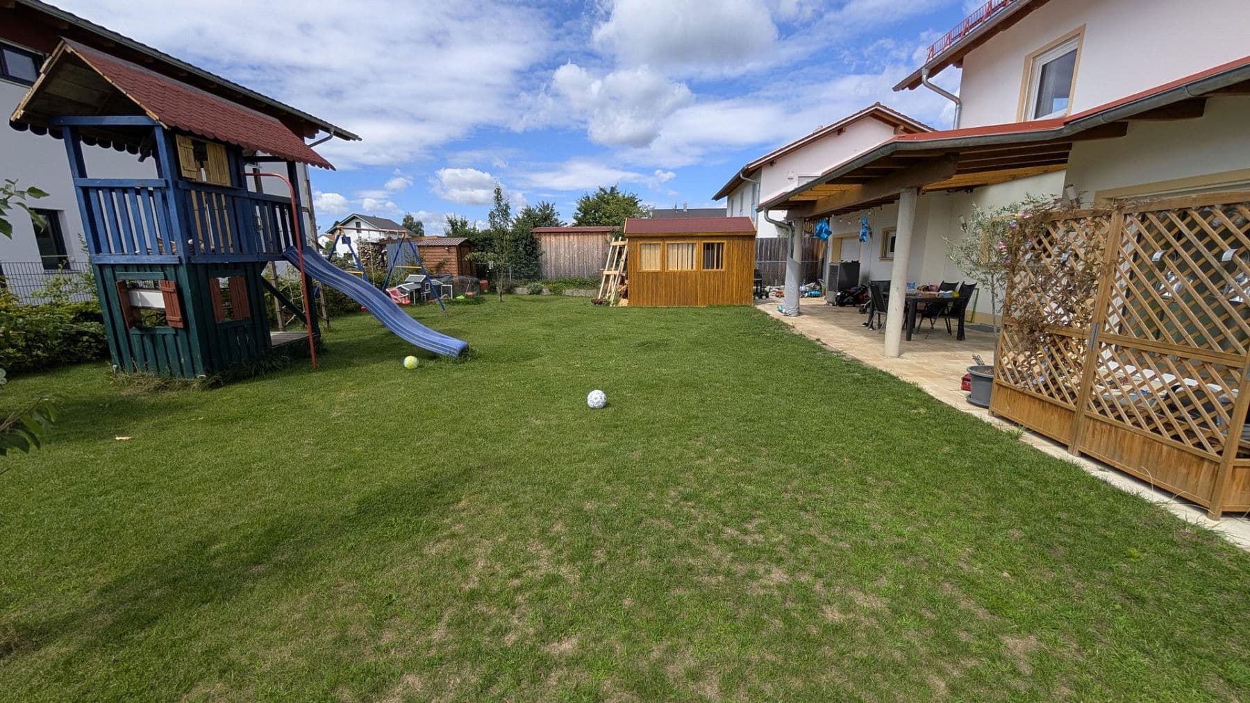 Pronájem domu 190 m², pozemek 578 m², Haiming, Bavorsko Pronájem domu 190 m², pozemek 578 m², Haiming, Bavorsko