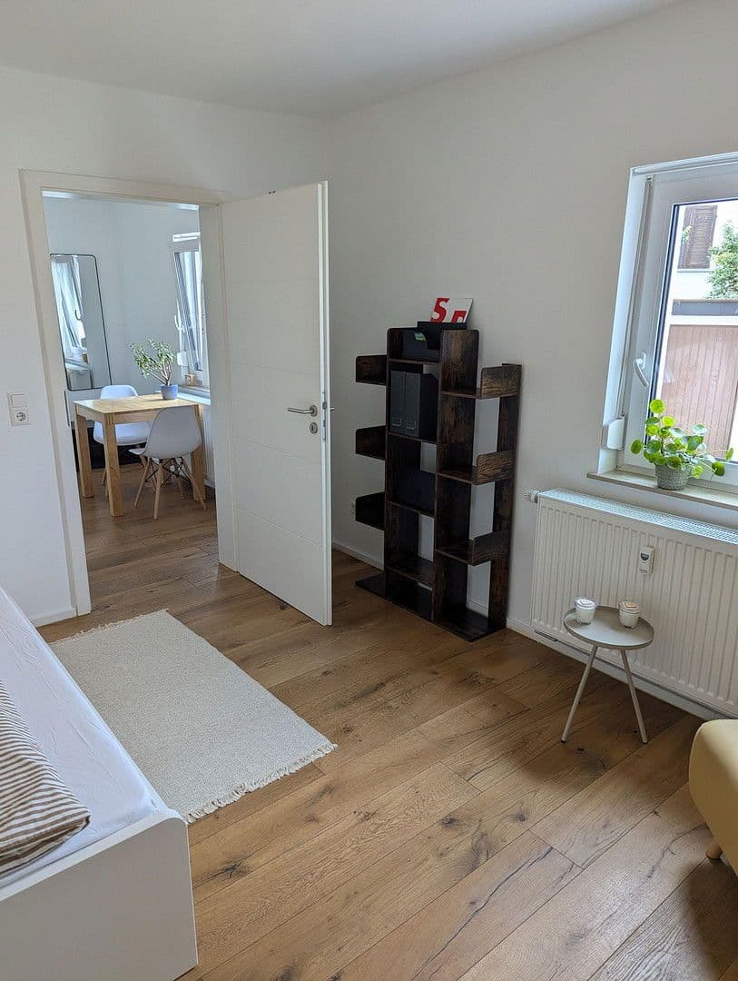 Pronájem bytu 2+1 28 m², Kufsteiner Str.30, Stuttgart, Bádensko-Württembersko Pronájem bytu 2+1 28 m², Kufsteiner Str.30, Stuttgart, Bádensko-Württembersko