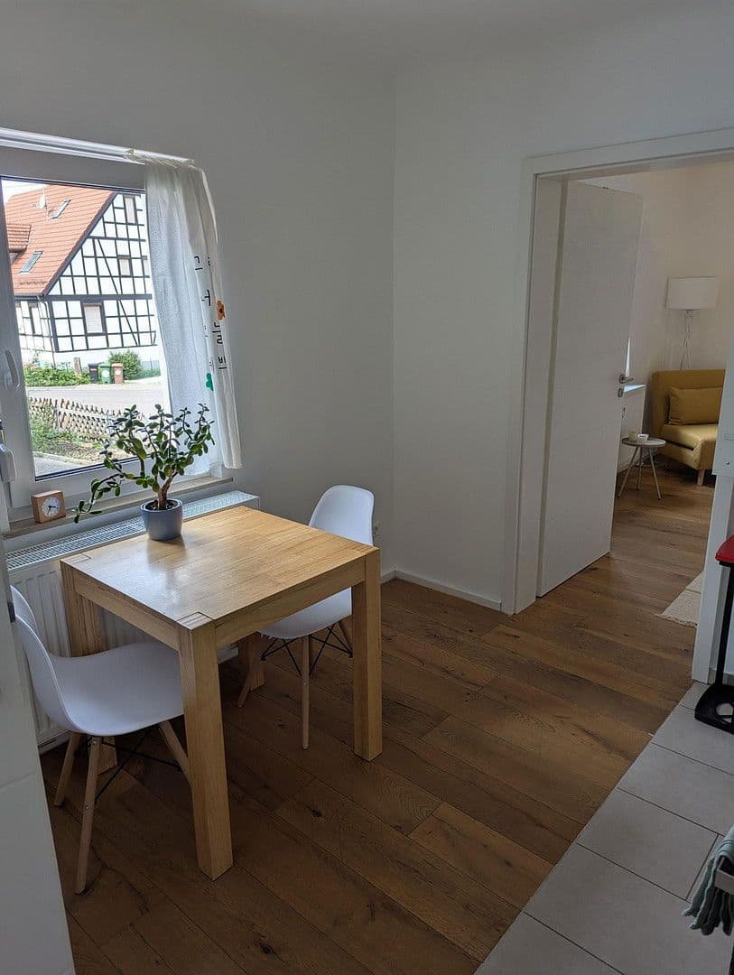 Pronájem bytu 2+1 28 m², Kufsteiner Str.30, Stuttgart, Bádensko-Württembersko Pronájem bytu 2+1 28 m², Kufsteiner Str.30, Stuttgart, Bádensko-Württembersko