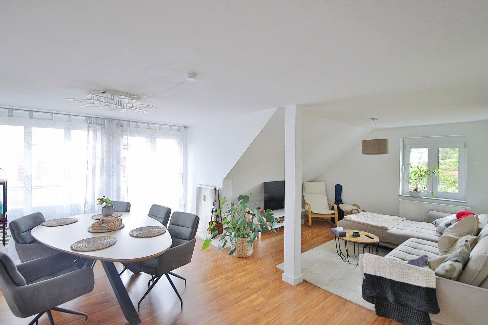 Prodej bytu 3+1 97 m², Kaiserstraße 37, Reutlingen, Bádensko-Württembersko Prodej bytu 3+1 97 m², Kaiserstraße 37, Reutlingen, Bádensko-Württembersko