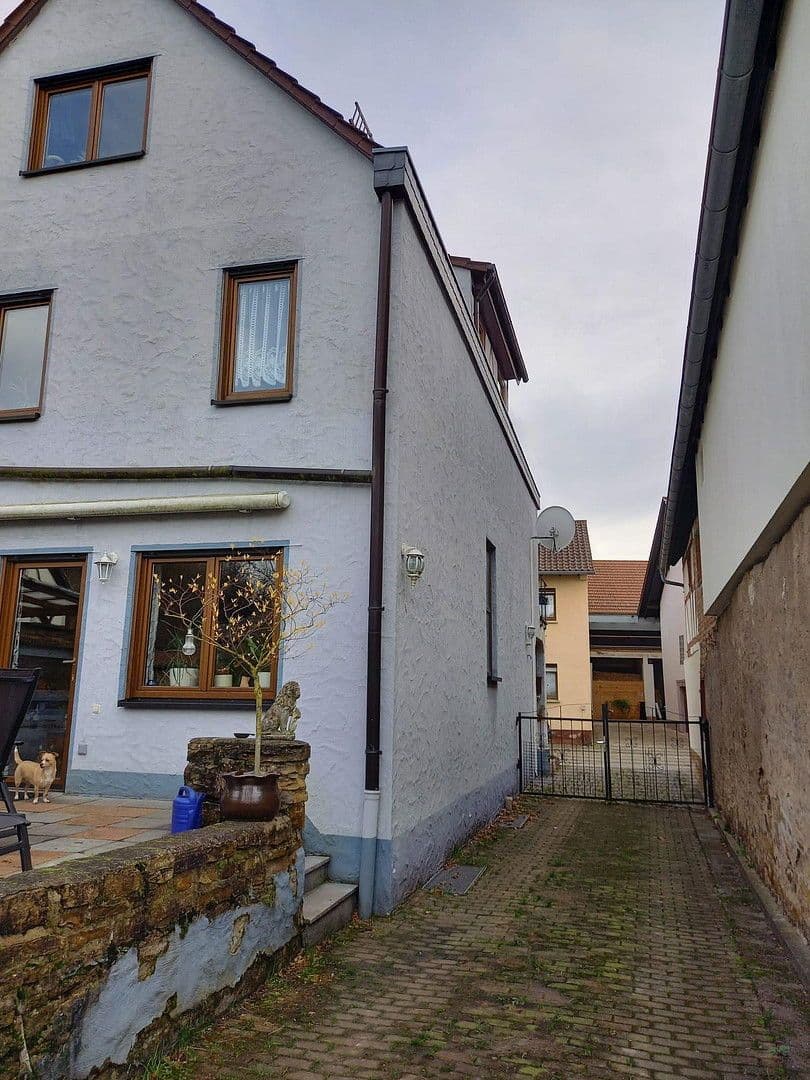 Prodej domu 220 m², pozemek 747 m², Bretten, Bádensko-Württembersko Prodej domu 220 m², pozemek 747 m², Bretten, Bádensko-Württembersko