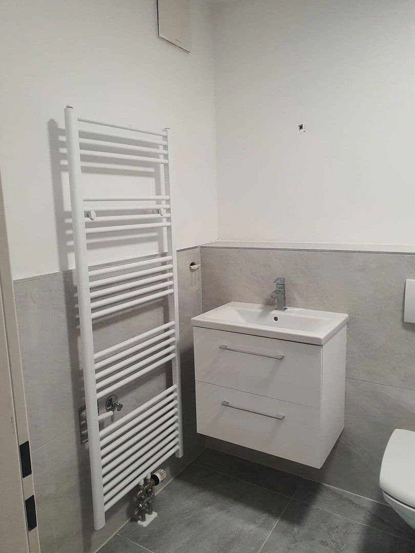 Pronájem bytu 3+1 74 m², Beethovenring 25, Königs Wusterhausen, Braniborsko Pronájem bytu 3+1 74 m², Beethovenring 25, Königs Wusterhausen, Braniborsko