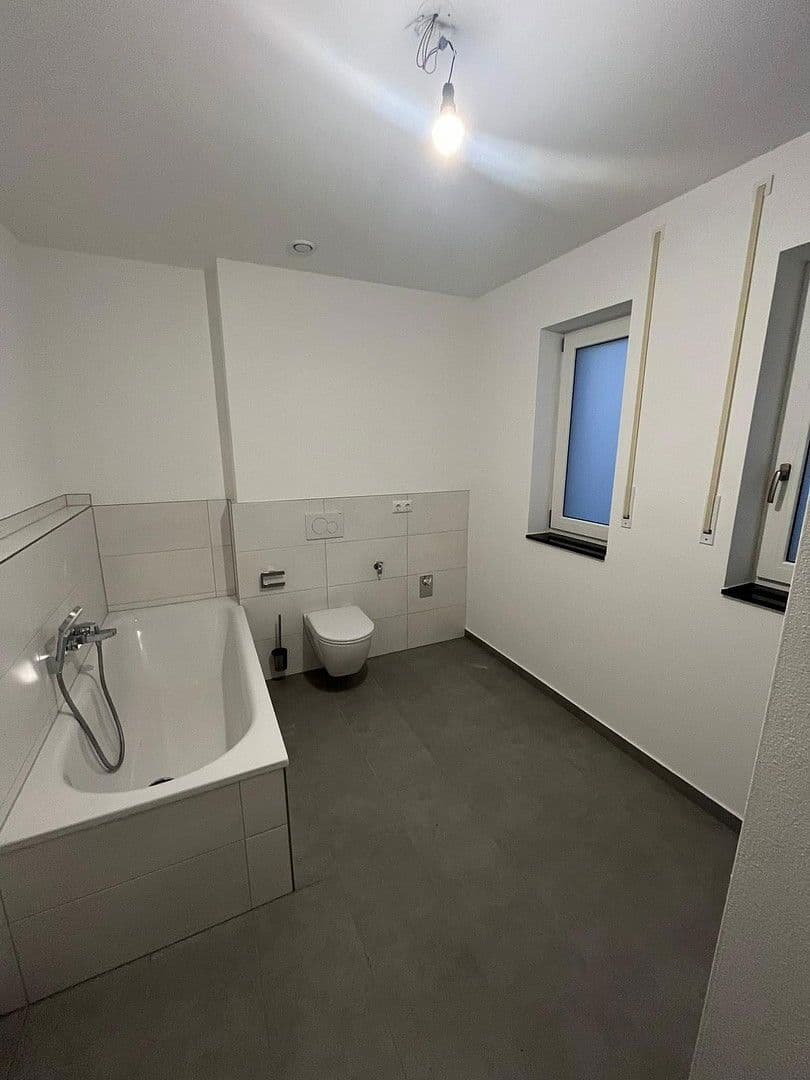 Pronájem bytu 4+1 104 m², Boschstraße 3, Heldenstein, Bavorsko Pronájem bytu 4+1 104 m², Boschstraße 3, Heldenstein, Bavorsko