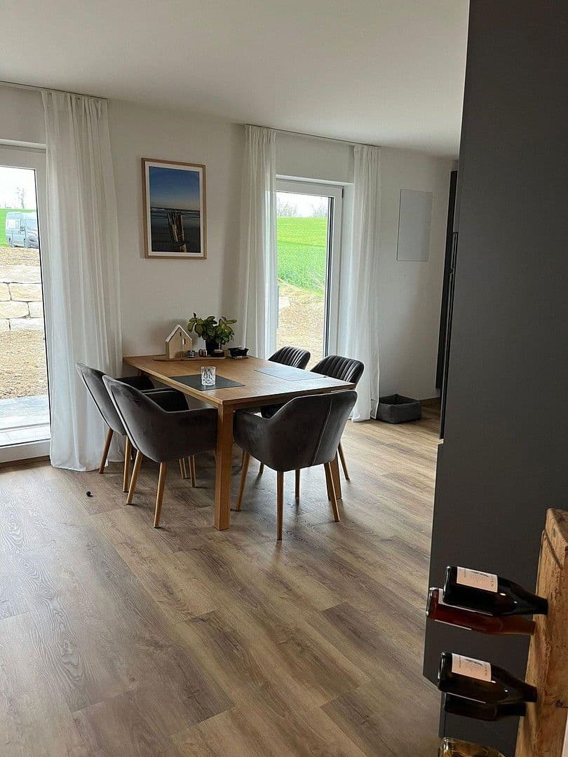 Pronájem bytu 4+1 104 m², Boschstraße 3, Heldenstein, Bavorsko Pronájem bytu 4+1 104 m², Boschstraße 3, Heldenstein, Bavorsko