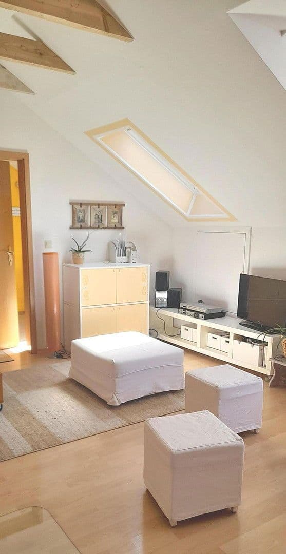 Pronájem bytu 2+1 63 m², Kleiststr. 17, Rosenheim, Bavorsko Pronájem bytu 2+1 63 m², Kleiststr. 17, Rosenheim, Bavorsko