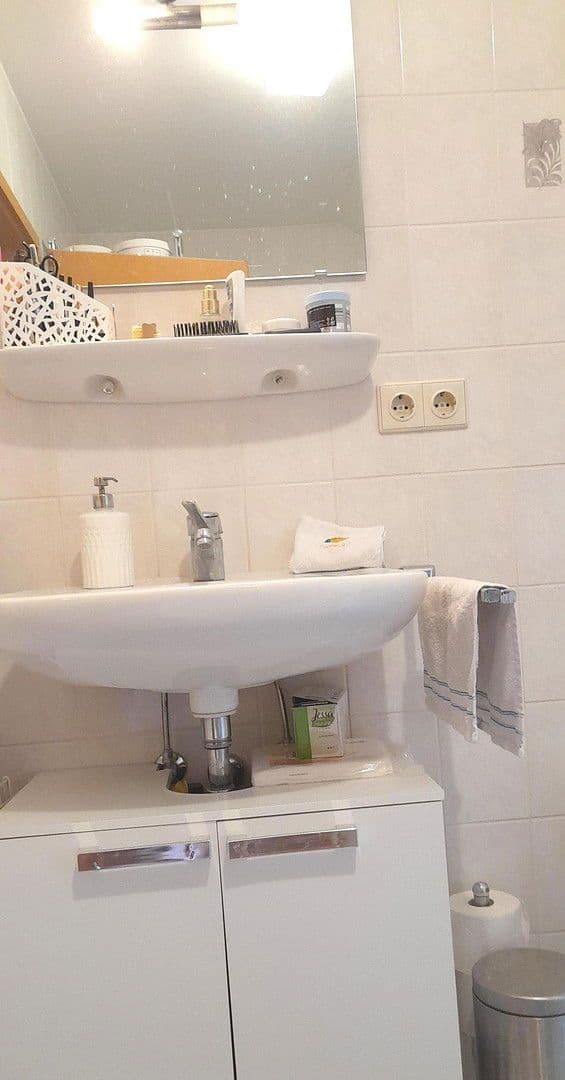 Pronájem bytu 2+1 63 m², Kleiststr. 17, Rosenheim, Bavorsko Pronájem bytu 2+1 63 m², Kleiststr. 17, Rosenheim, Bavorsko