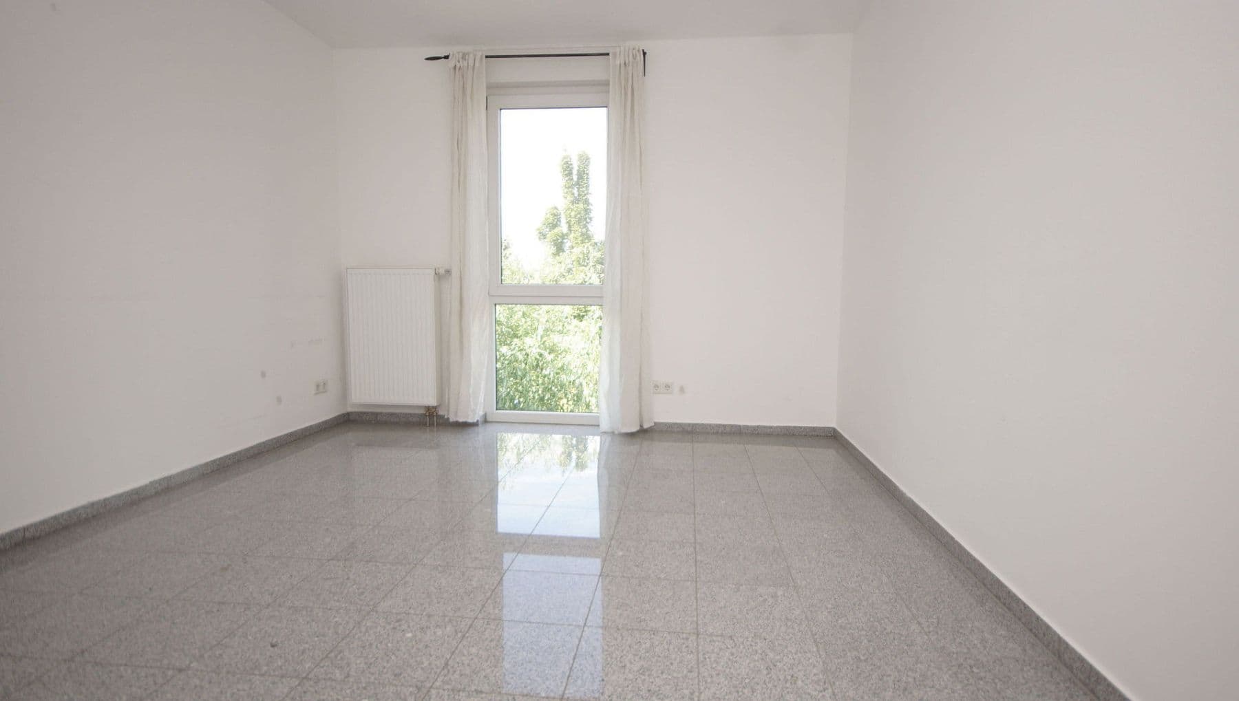 Pronájem domu 158 m², pozemek 250 m², Frankfurt, Hessen Pronájem domu 158 m², pozemek 250 m², Frankfurt, Hessen