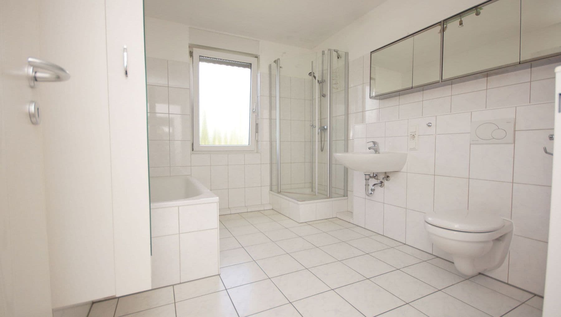 Pronájem domu 158 m², pozemek 250 m², Frankfurt, Hessen Pronájem domu 158 m², pozemek 250 m², Frankfurt, Hessen