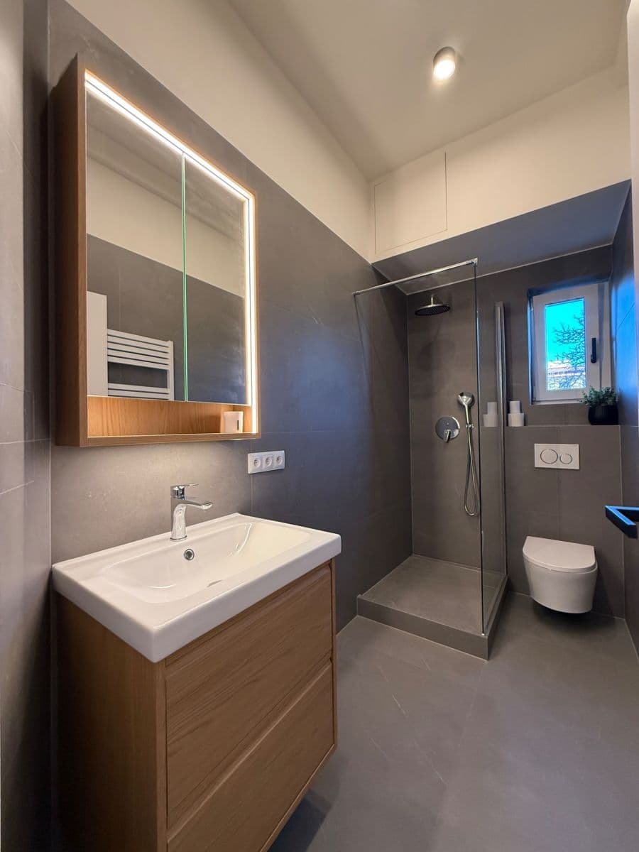 Pronájem bytu 1+kk 30 m², Na Dolinách, Praha, Praha Pronájem bytu 1+kk 30 m², Na Dolinách, Praha, Praha