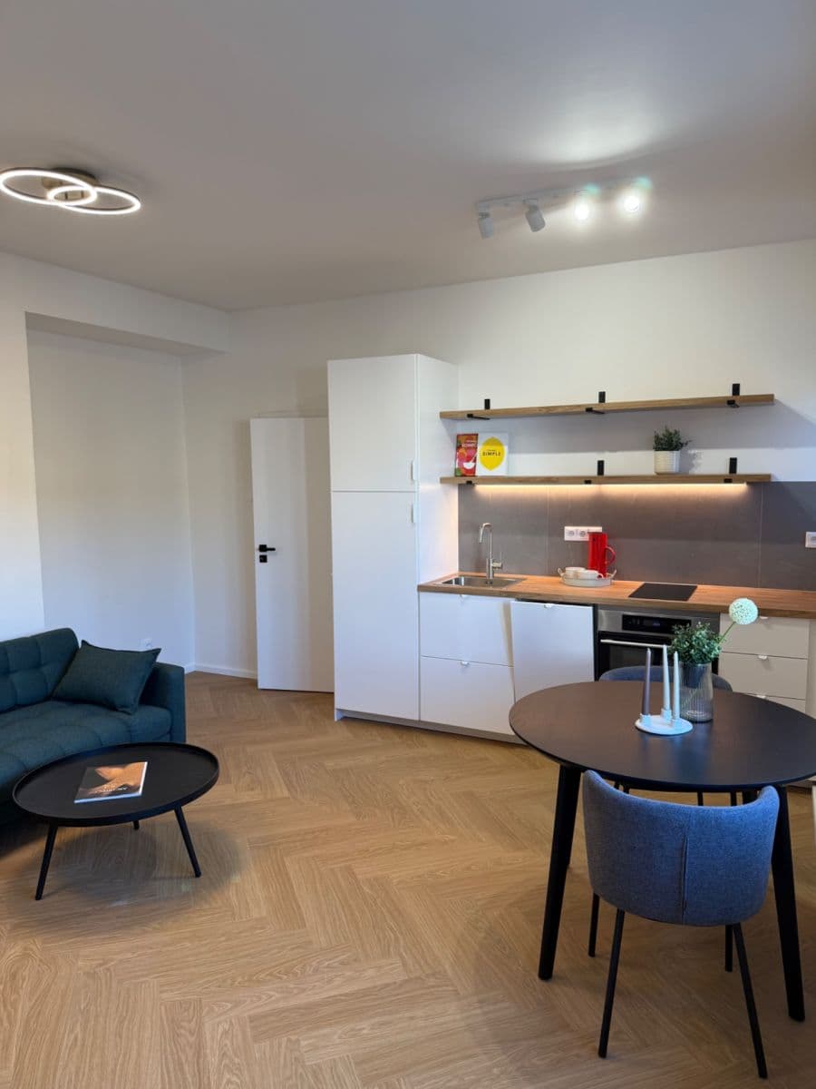 Pronájem bytu 1+kk 30 m², Na Dolinách, Praha, Praha Pronájem bytu 1+kk 30 m², Na Dolinách, Praha, Praha