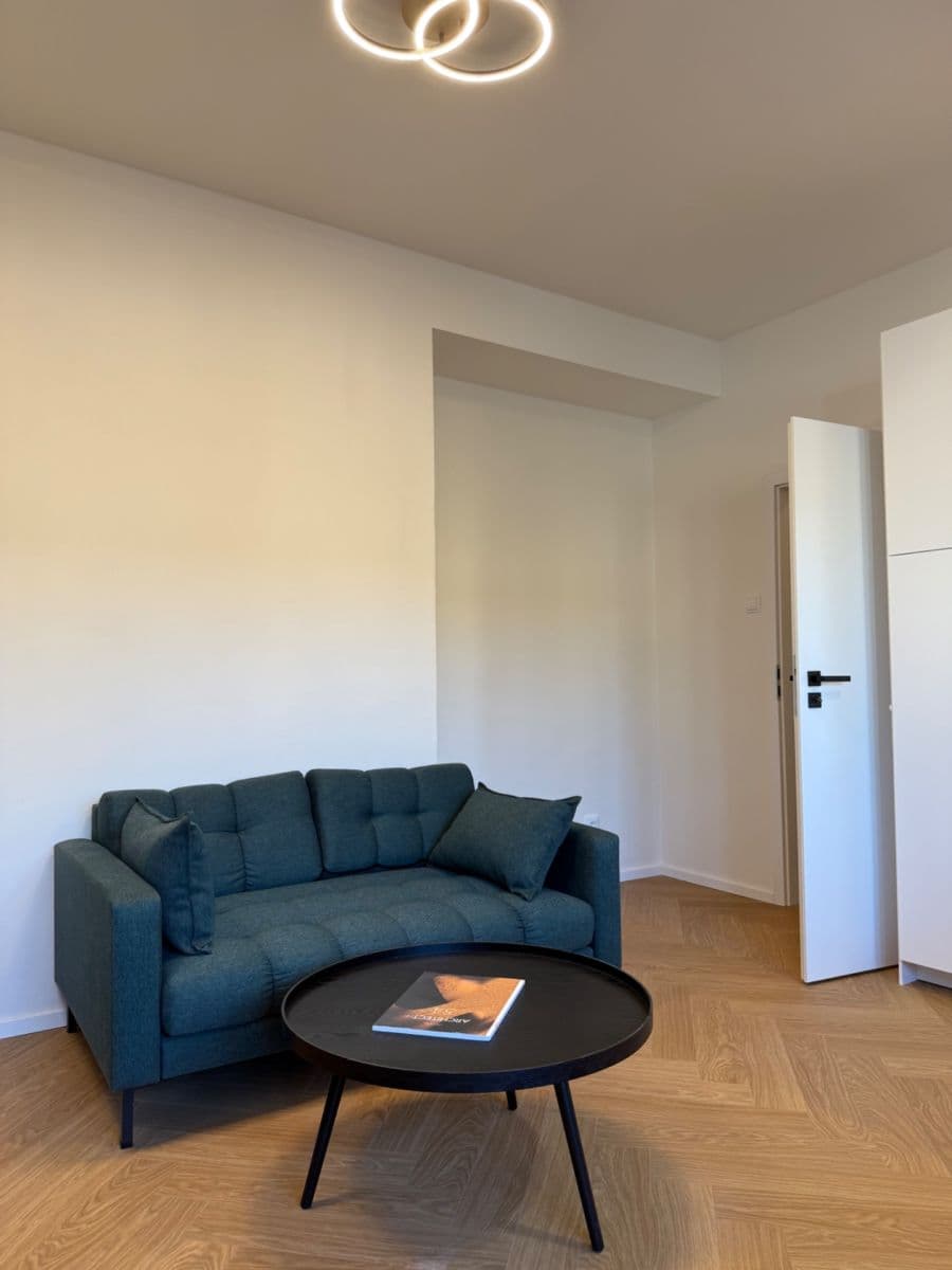 Pronájem bytu 1+kk 30 m², Na Dolinách, Praha, Praha Pronájem bytu 1+kk 30 m², Na Dolinách, Praha, Praha