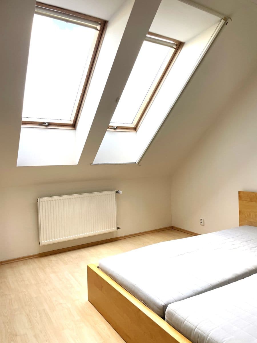 Prodej bytu 4+kk 100 m², Hrnčířská, Jesenice, Středočeský kraj Prodej bytu 4+kk 100 m², Hrnčířská, Jesenice, Středočeský kraj