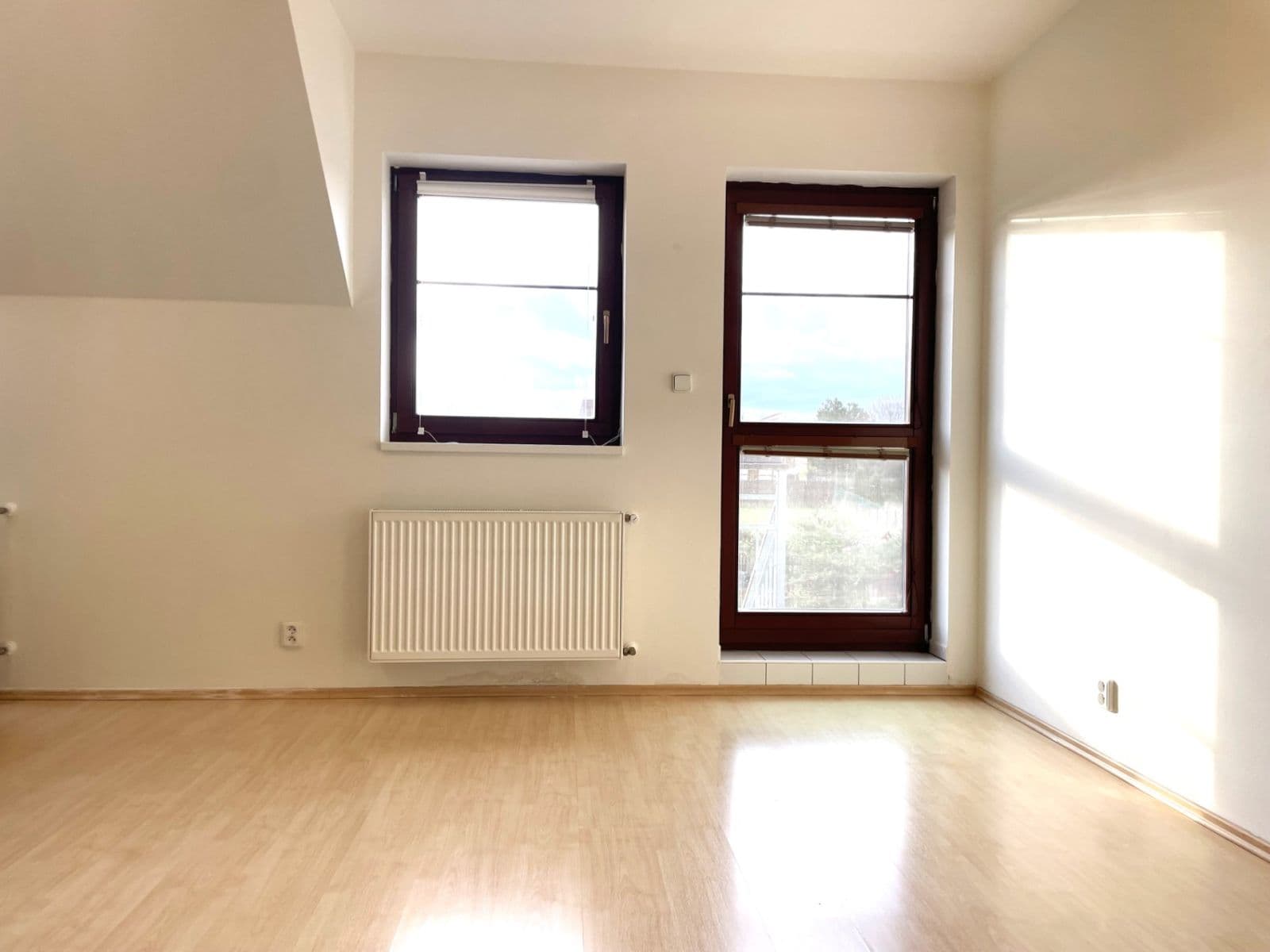 Prodej bytu 4+kk 100 m², Hrnčířská, Jesenice, Středočeský kraj Prodej bytu 4+kk 100 m², Hrnčířská, Jesenice, Středočeský kraj