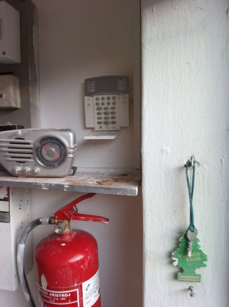 Prodej garáže 18 m², Praha, Praha Prodej garáže 18 m², Praha, Praha