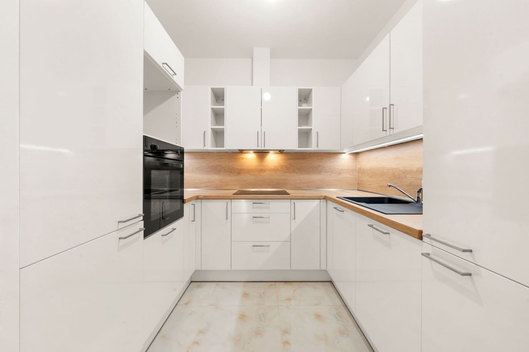 Prodej bytu 4+1 350 m², Masarykova, Židlochovice, Jihomoravský kraj Prodej bytu 4+1 350 m², Masarykova, Židlochovice, Jihomoravský kraj