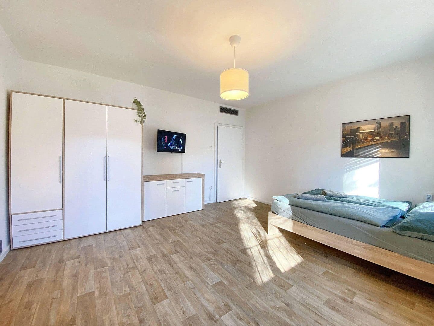 Pronájem bytu 1+1 19 m², Görzer Str. 138a, München, Bavorsko Pronájem bytu 1+1 19 m², Görzer Str. 138a, München, Bavorsko