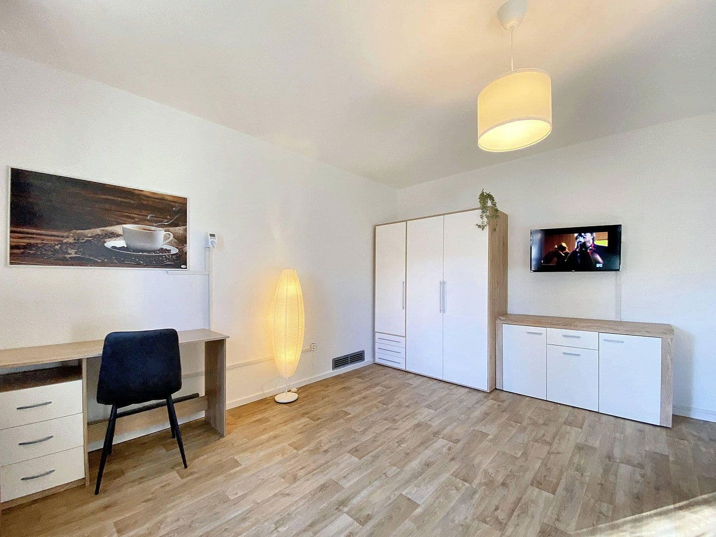 Pronájem bytu 1+1 19 m², Görzer Str. 138a, München, Bavorsko Pronájem bytu 1+1 19 m², Görzer Str. 138a, München, Bavorsko