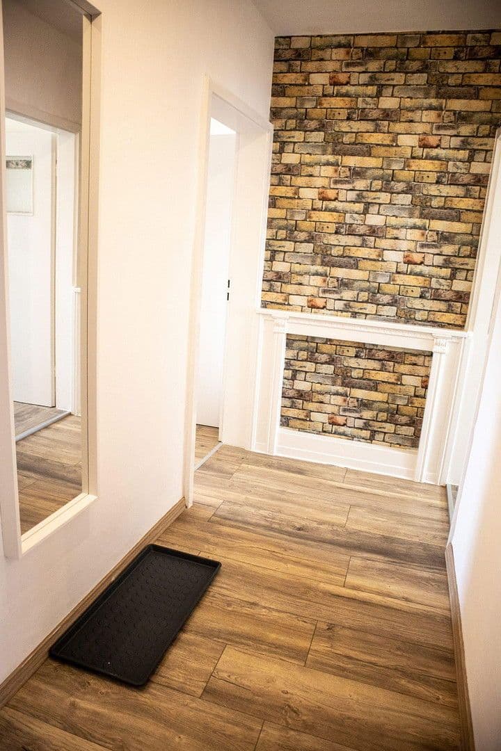 Pronájem bytu 1+1 14 m², Neue Straße 6, Laatzen, Dolní Sasko Pronájem bytu 1+1 14 m², Neue Straße 6, Laatzen, Dolní Sasko