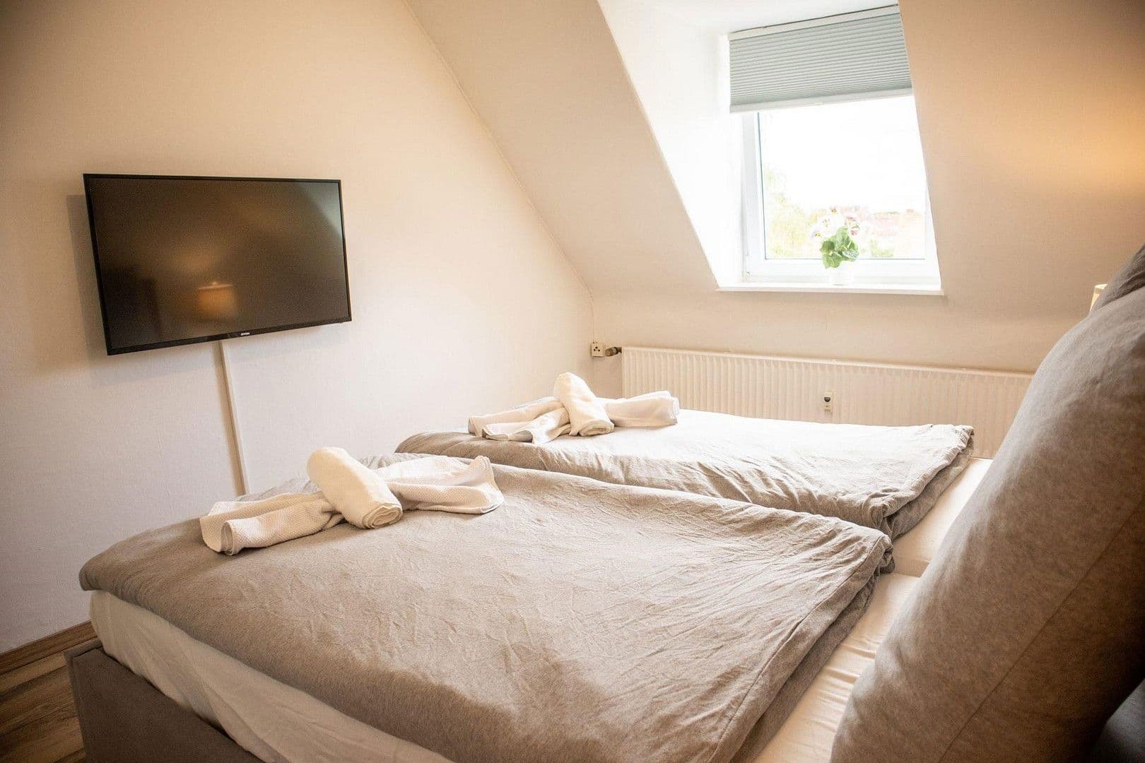 Pronájem bytu 1+1 14 m², Neue Straße 6, Laatzen, Dolní Sasko Pronájem bytu 1+1 14 m², Neue Straße 6, Laatzen, Dolní Sasko