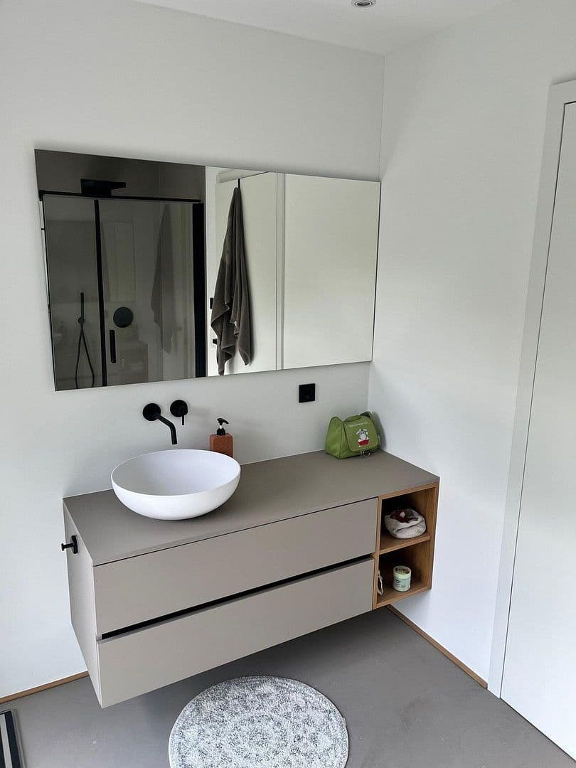 Prodej domu 253 m², pozemek 562 m², Olpe, Severní Porýní-Vestfálsko Prodej domu 253 m², pozemek 562 m², Olpe, Severní Porýní-Vestfálsko