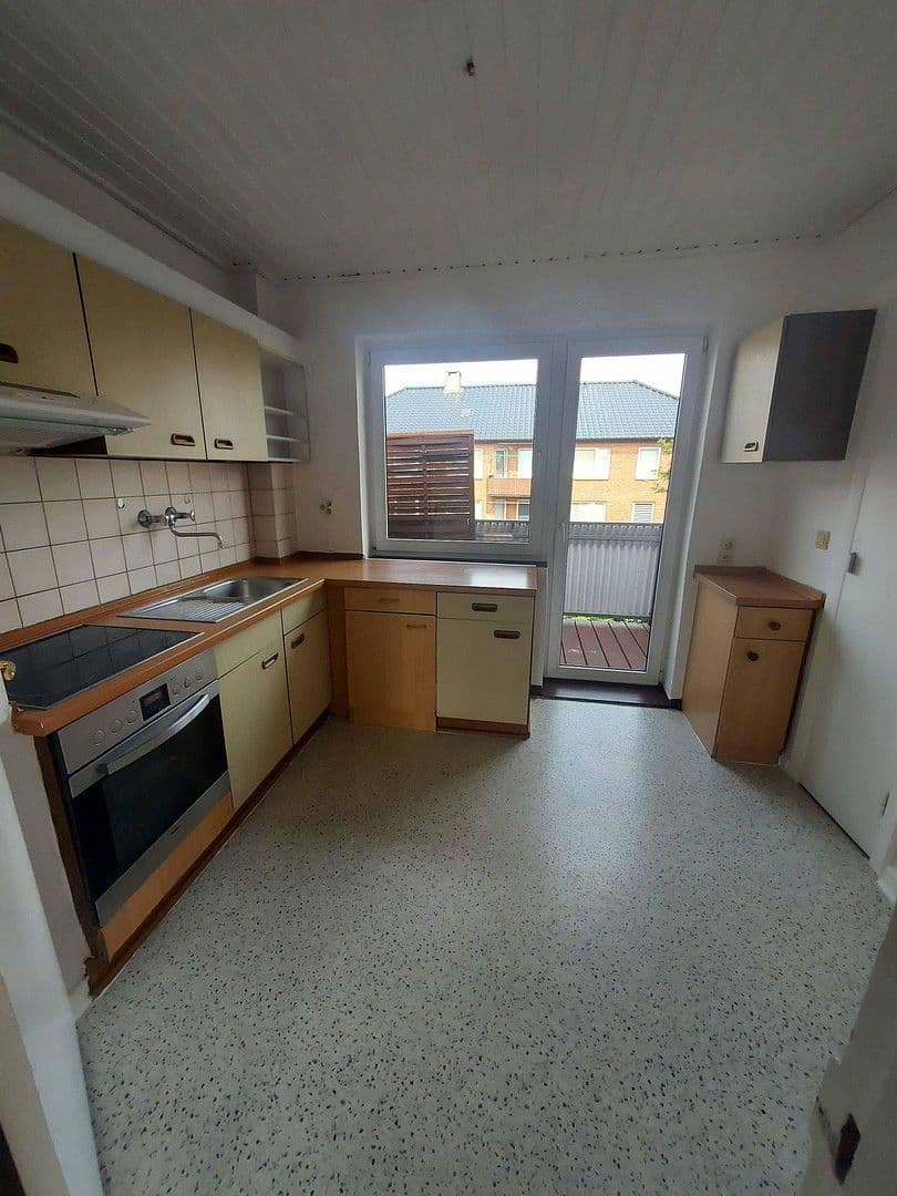 Pronájem bytu 3+1 80 m², Ochsenweg 28 /Sylter Strasse, Flensburg, Šlesvicko-Holštýnsko Pronájem bytu 3+1 80 m², Ochsenweg 28 /Sylter Strasse, Flensburg, Šlesvicko-Holštýnsko