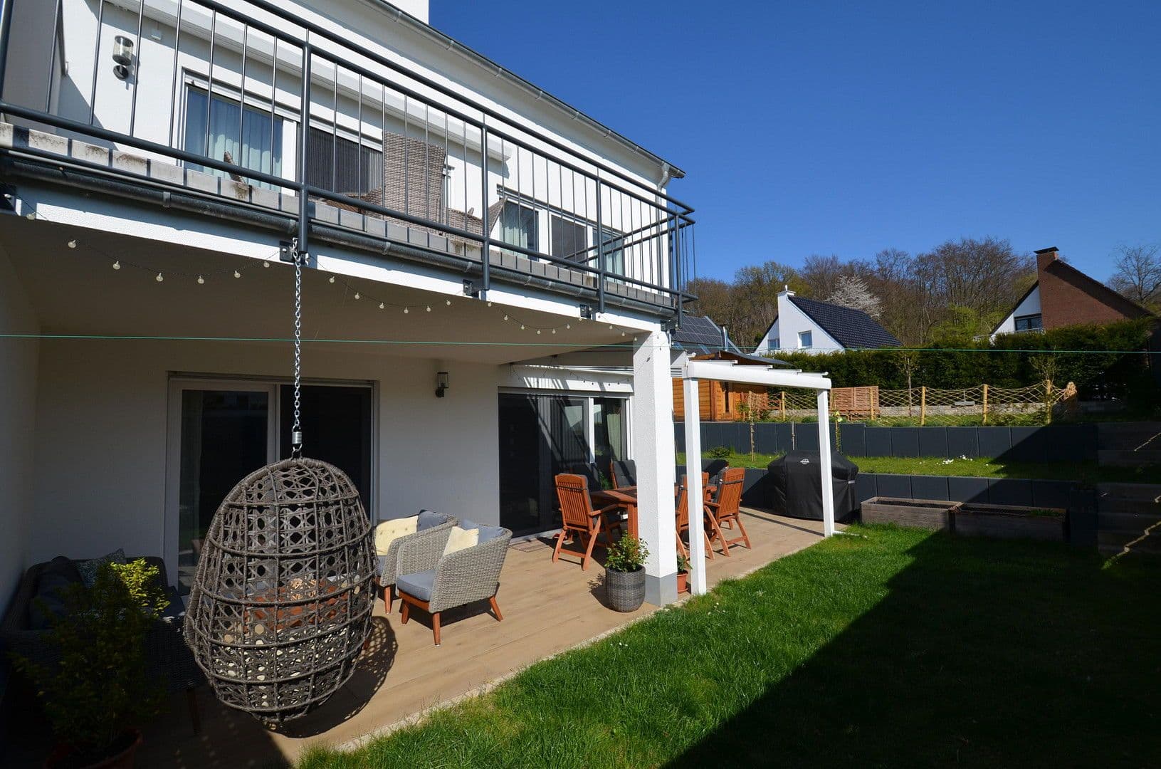 Prodej domu 240 m², pozemek 432 m², Bonn, Severní Porýní-Vestfálsko Prodej domu 240 m², pozemek 432 m², Bonn, Severní Porýní-Vestfálsko