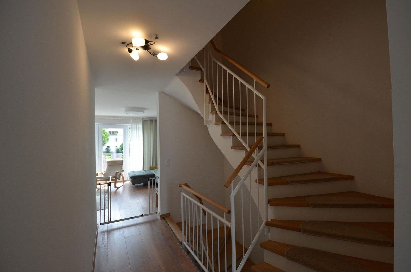 Prodej domu 240 m², pozemek 432 m², Bonn, Severní Porýní-Vestfálsko Prodej domu 240 m², pozemek 432 m², Bonn, Severní Porýní-Vestfálsko