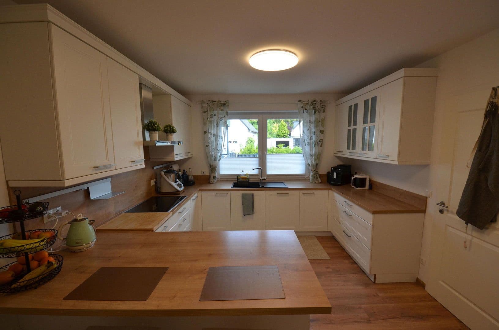 Prodej domu 240 m², pozemek 432 m², Bonn, Severní Porýní-Vestfálsko Prodej domu 240 m², pozemek 432 m², Bonn, Severní Porýní-Vestfálsko