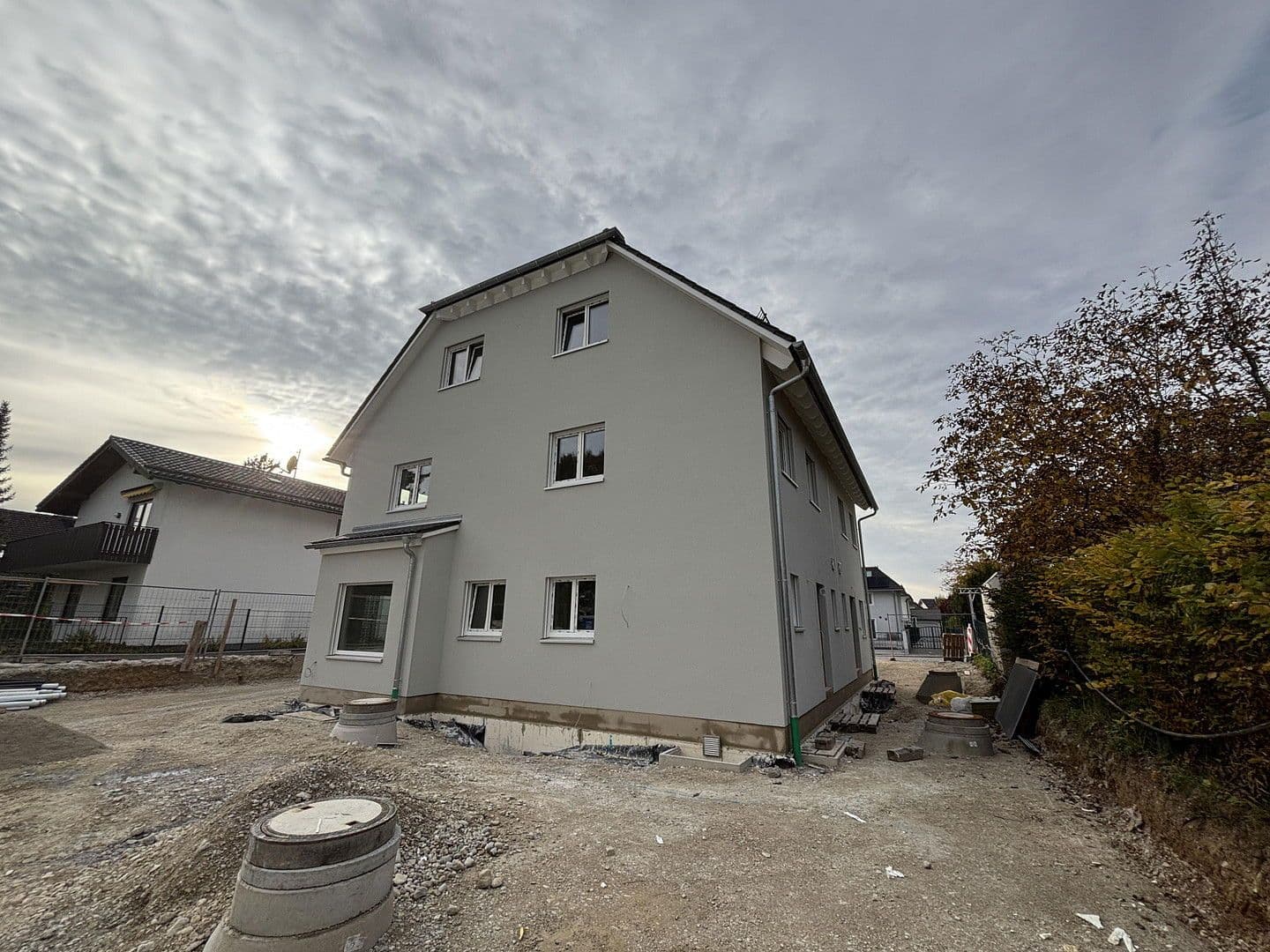 Pronájem domu 150 m², pozemek 178 m², Spalatinstr. 39a, München, Bavorsko Pronájem domu 150 m², pozemek 178 m², Spalatinstr. 39a, München, Bavorsko
