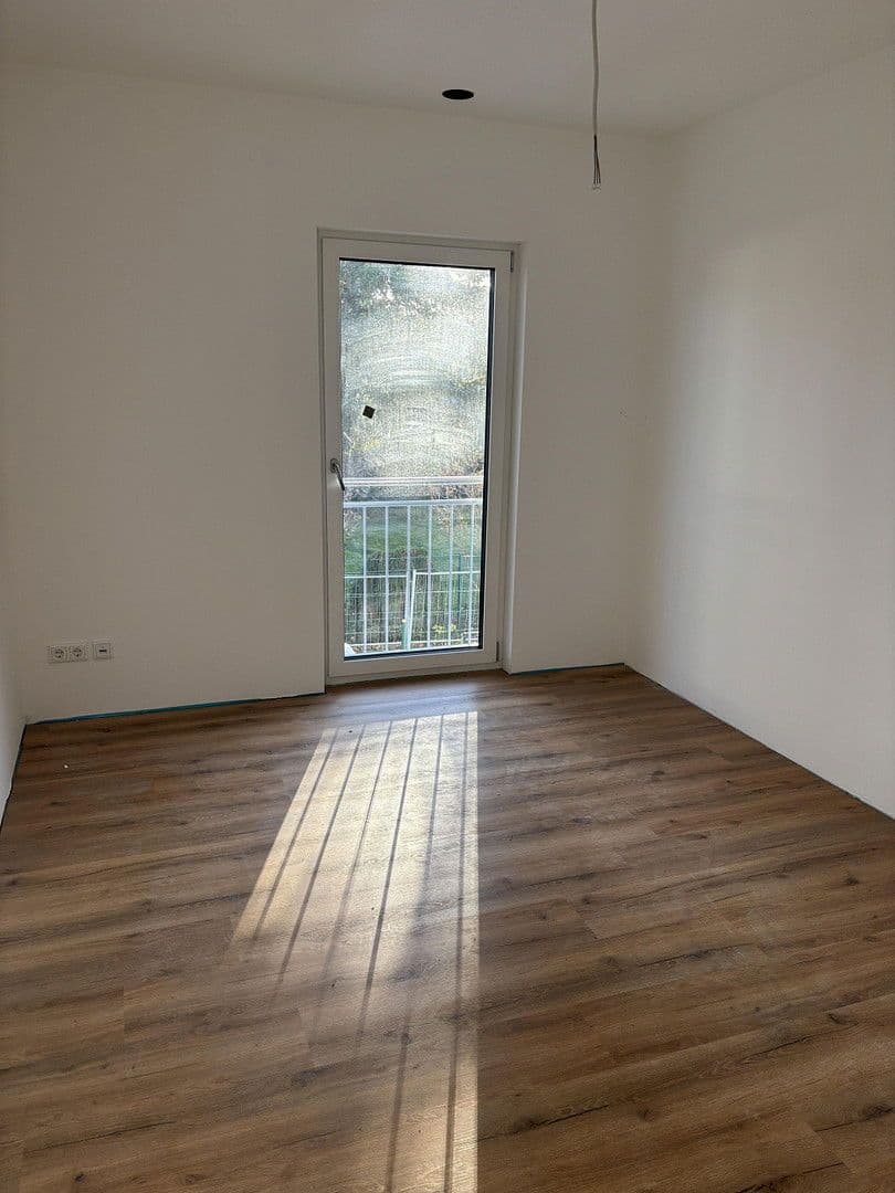 Pronájem domu 150 m², pozemek 178 m², Spalatinstr. 39a, München, Bavorsko Pronájem domu 150 m², pozemek 178 m², Spalatinstr. 39a, München, Bavorsko