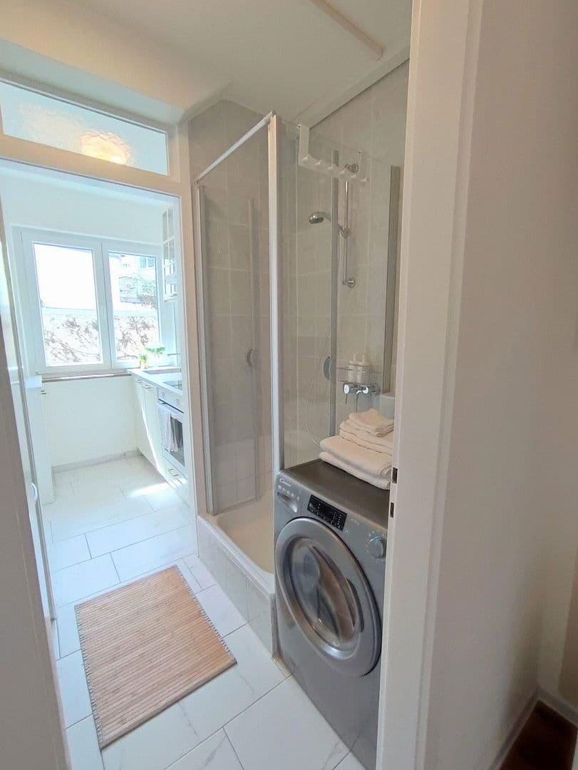 Pronájem bytu 2+1 37 m², Moserstraße 15, Stuttgart, Bádensko-Württembersko Pronájem bytu 2+1 37 m², Moserstraße 15, Stuttgart, Bádensko-Württembersko