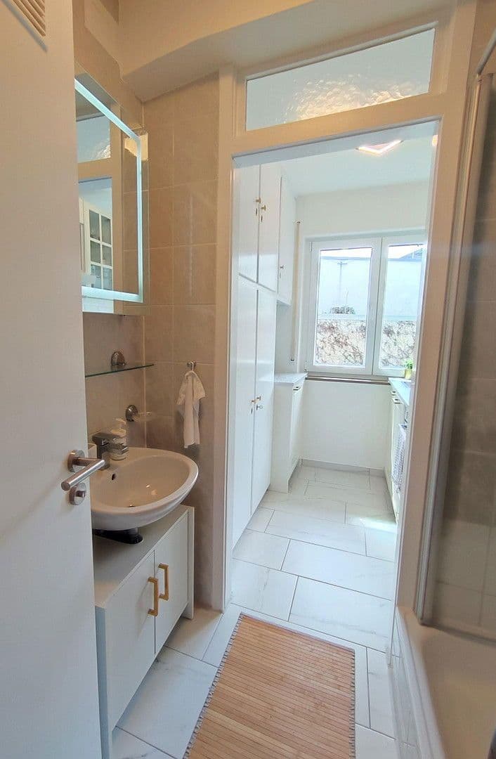 Pronájem bytu 2+1 37 m², Moserstraße 15, Stuttgart, Bádensko-Württembersko Pronájem bytu 2+1 37 m², Moserstraße 15, Stuttgart, Bádensko-Württembersko