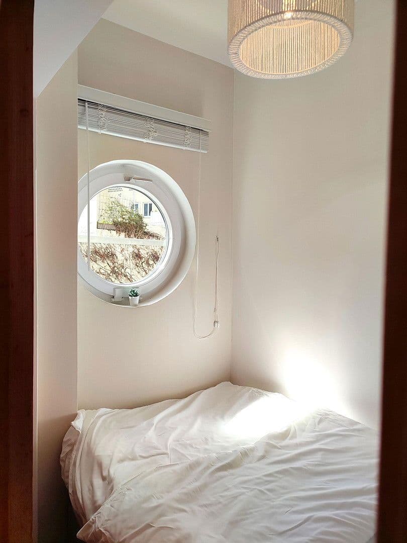 Pronájem bytu 2+1 37 m², Moserstraße 15, Stuttgart, Bádensko-Württembersko Pronájem bytu 2+1 37 m², Moserstraße 15, Stuttgart, Bádensko-Württembersko