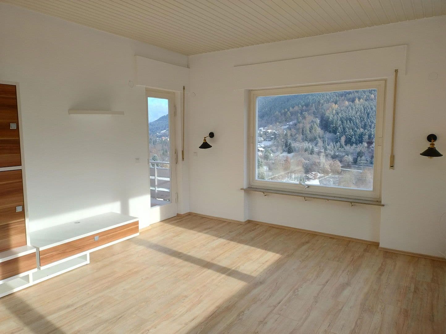 Prodej domu 253 m², pozemek 6.000 m², Ziegelhüttenstr 130, Bad Wildbad, Bádensko-Württembersko Prodej domu 253 m², pozemek 6.000 m², Ziegelhüttenstr 130, Bad Wildbad, Bádensko-Württembersko
