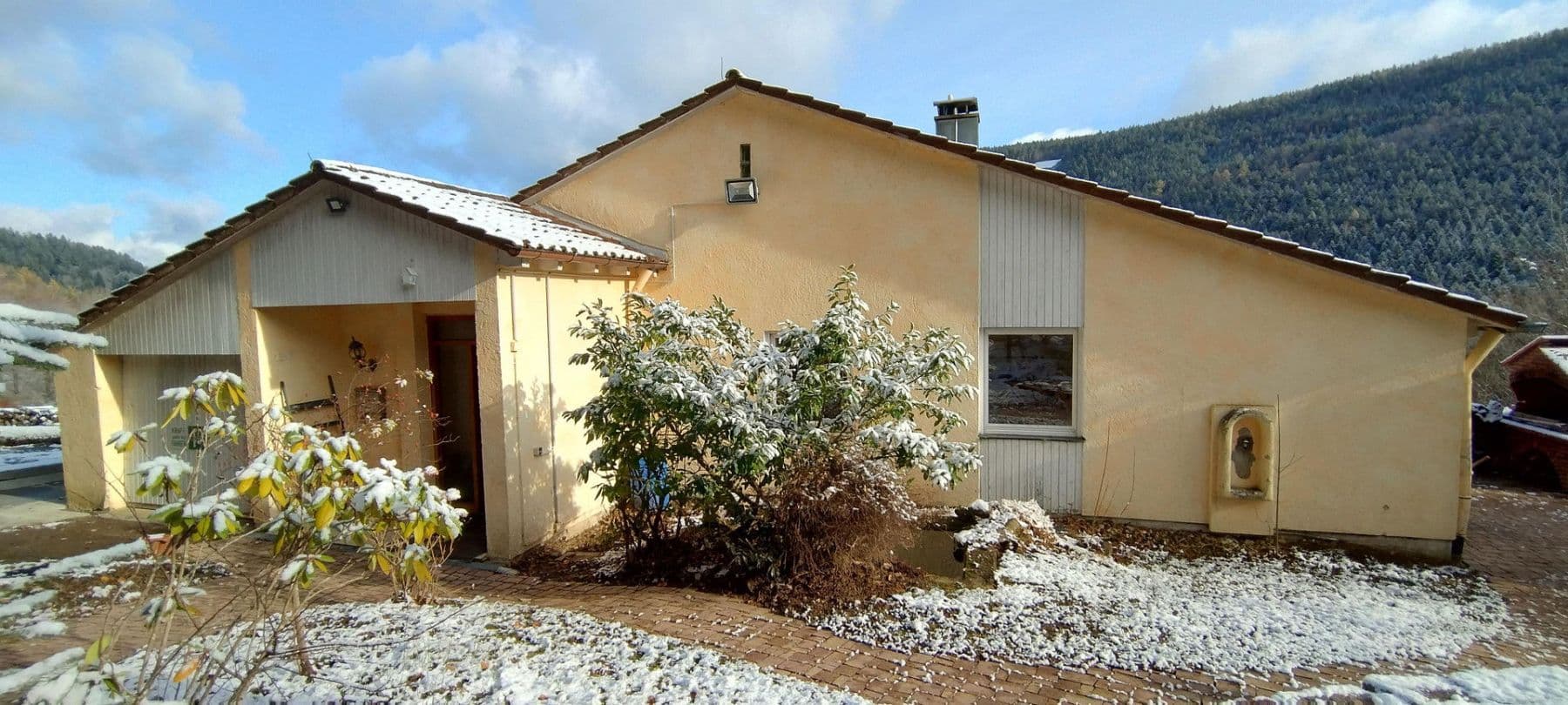 Prodej domu 253 m², pozemek 6.000 m², Ziegelhüttenstr 130, Bad Wildbad, Bádensko-Württembersko Prodej domu 253 m², pozemek 6.000 m², Ziegelhüttenstr 130, Bad Wildbad, Bádensko-Württembersko