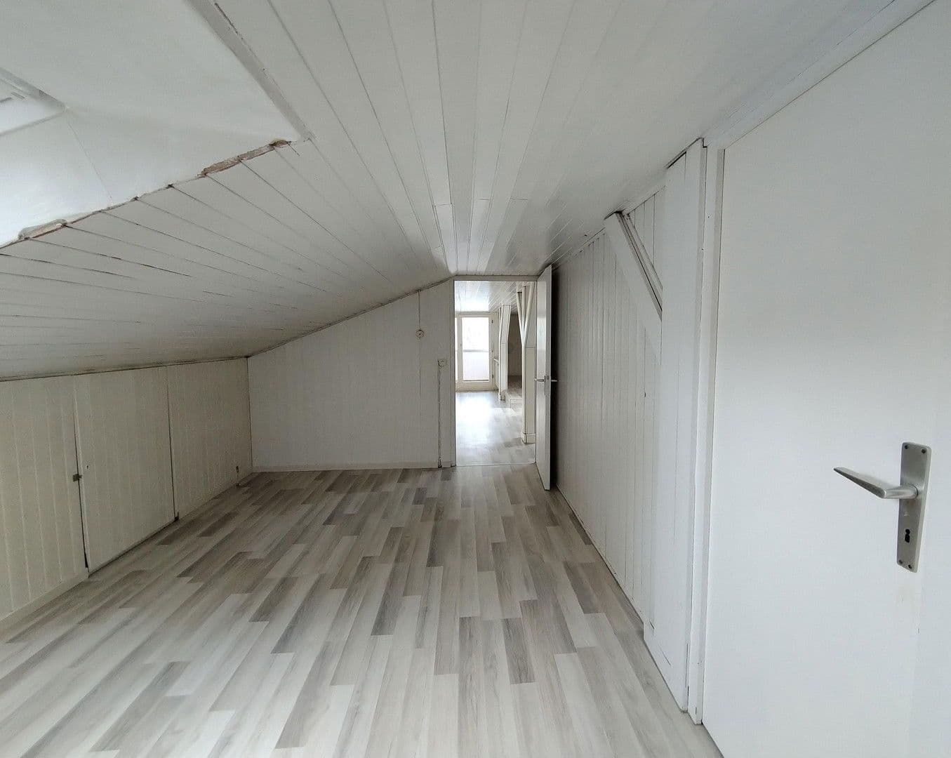 Prodej domu 253 m², pozemek 6.000 m², Ziegelhüttenstr 130, Bad Wildbad, Bádensko-Württembersko Prodej domu 253 m², pozemek 6.000 m², Ziegelhüttenstr 130, Bad Wildbad, Bádensko-Württembersko