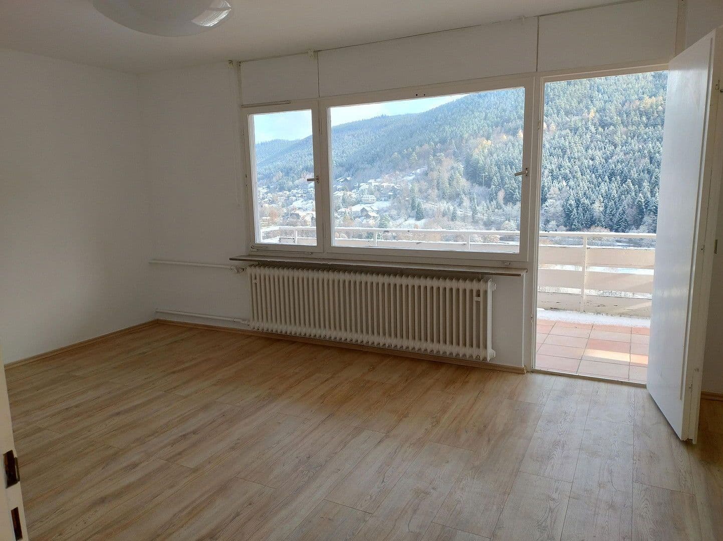 Prodej domu 253 m², pozemek 6.000 m², Ziegelhüttenstr 130, Bad Wildbad, Bádensko-Württembersko Prodej domu 253 m², pozemek 6.000 m², Ziegelhüttenstr 130, Bad Wildbad, Bádensko-Württembersko
