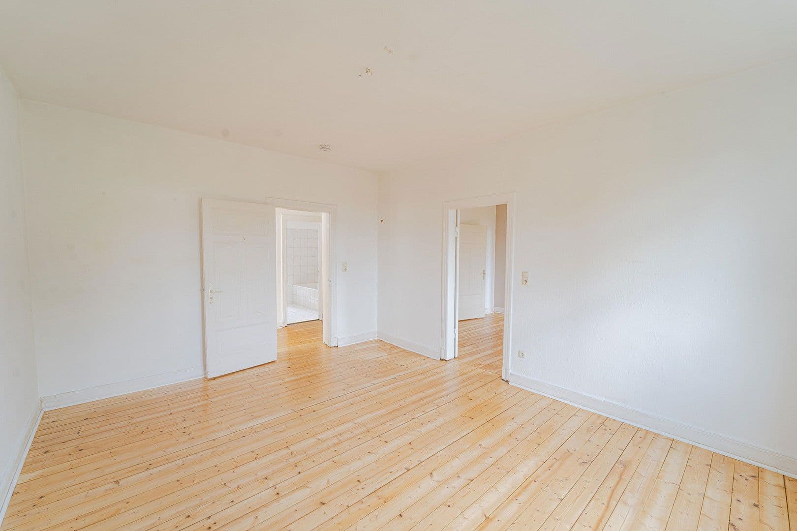 Prodej domu 111 m², Schwartauer Allee 121, Lübeck, Šlesvicko-Holštýnsko Prodej domu 111 m², Schwartauer Allee 121, Lübeck, Šlesvicko-Holštýnsko