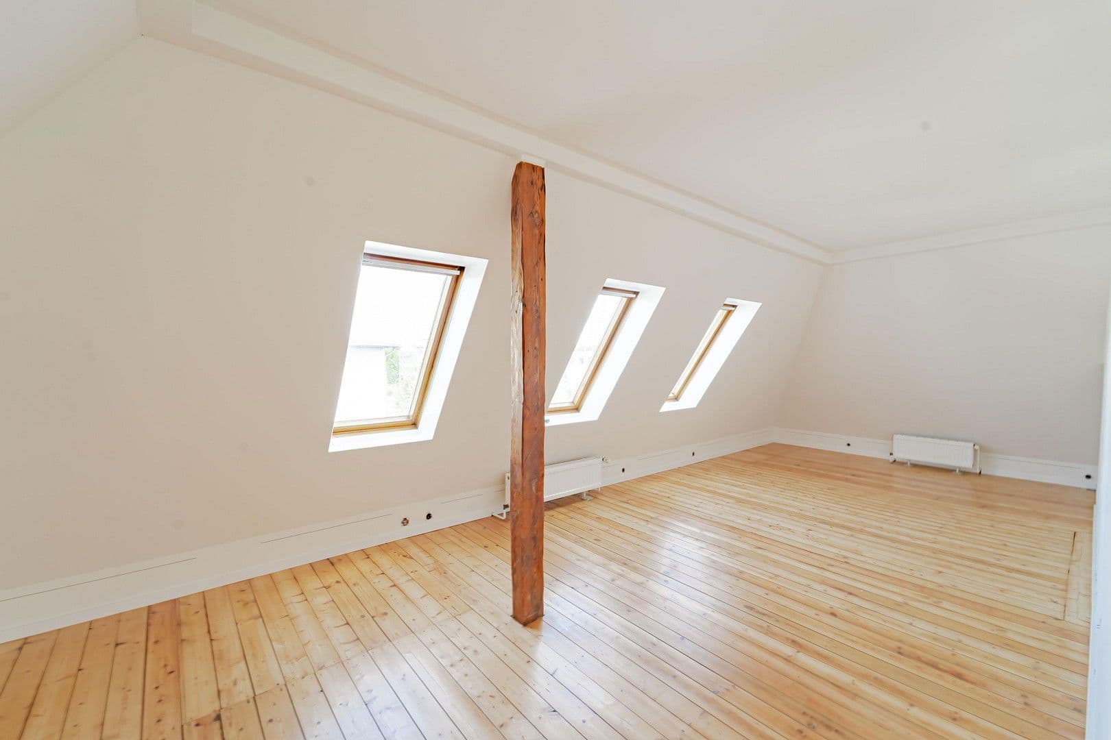 Prodej bytu 3+kk 110 m², Schwartauer Allee 121a, Lübeck, Šlesvicko-Holštýnsko Prodej bytu 3+kk 110 m², Schwartauer Allee 121a, Lübeck, Šlesvicko-Holštýnsko