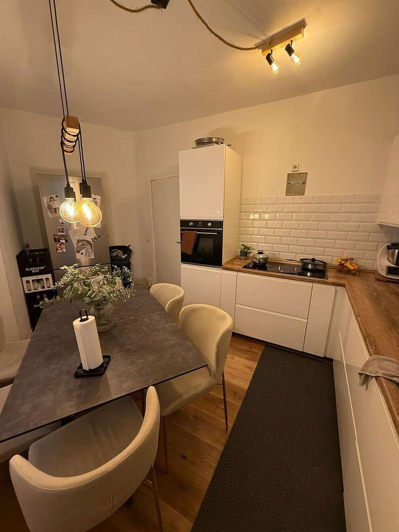 Prodej bytu 4+1 109 m², Berlin, Berlín Prodej bytu 4+1 109 m², Berlin, Berlín