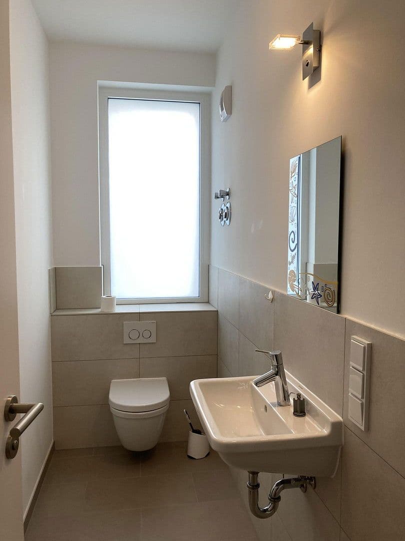 Pronájem bytu 3+1 98 m², Welschstr, Wiesbaden, Hessen Pronájem bytu 3+1 98 m², Welschstr, Wiesbaden, Hessen