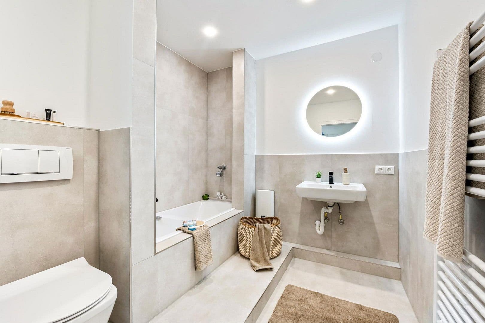 Prodej bytu 3+1 94 m², Hamburg, Hamburg Prodej bytu 3+1 94 m², Hamburg, Hamburg