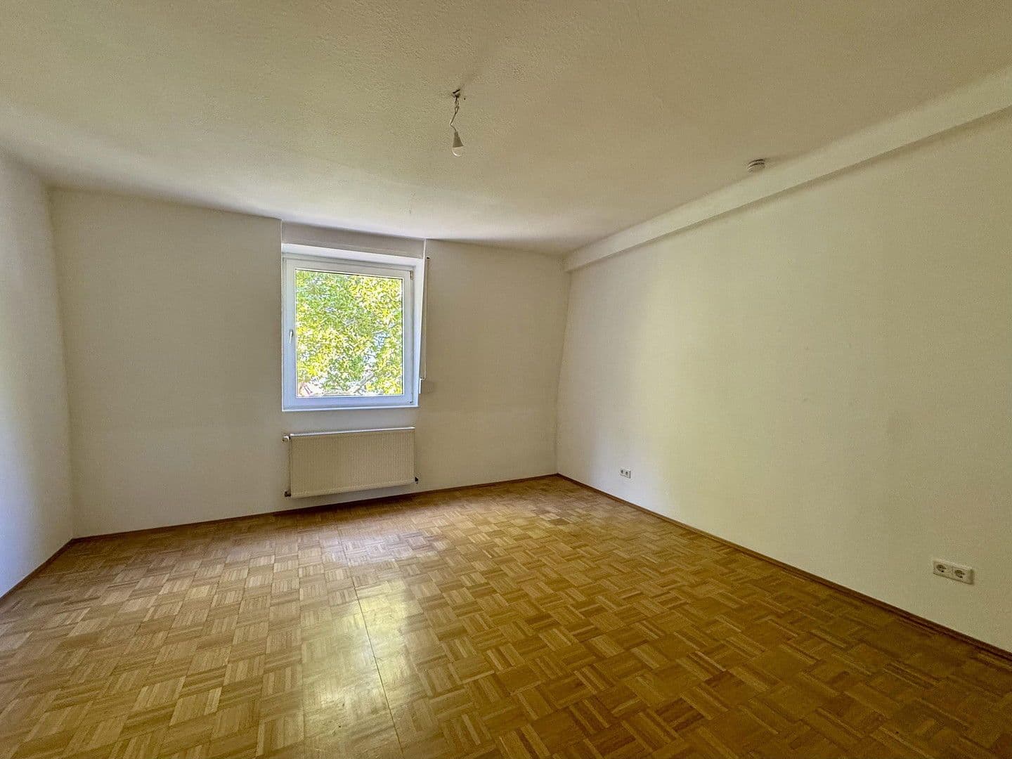 Pronájem bytu 4+1 138 m², Mannheim, Bádensko-Württembersko Pronájem bytu 4+1 138 m², Mannheim, Bádensko-Württembersko