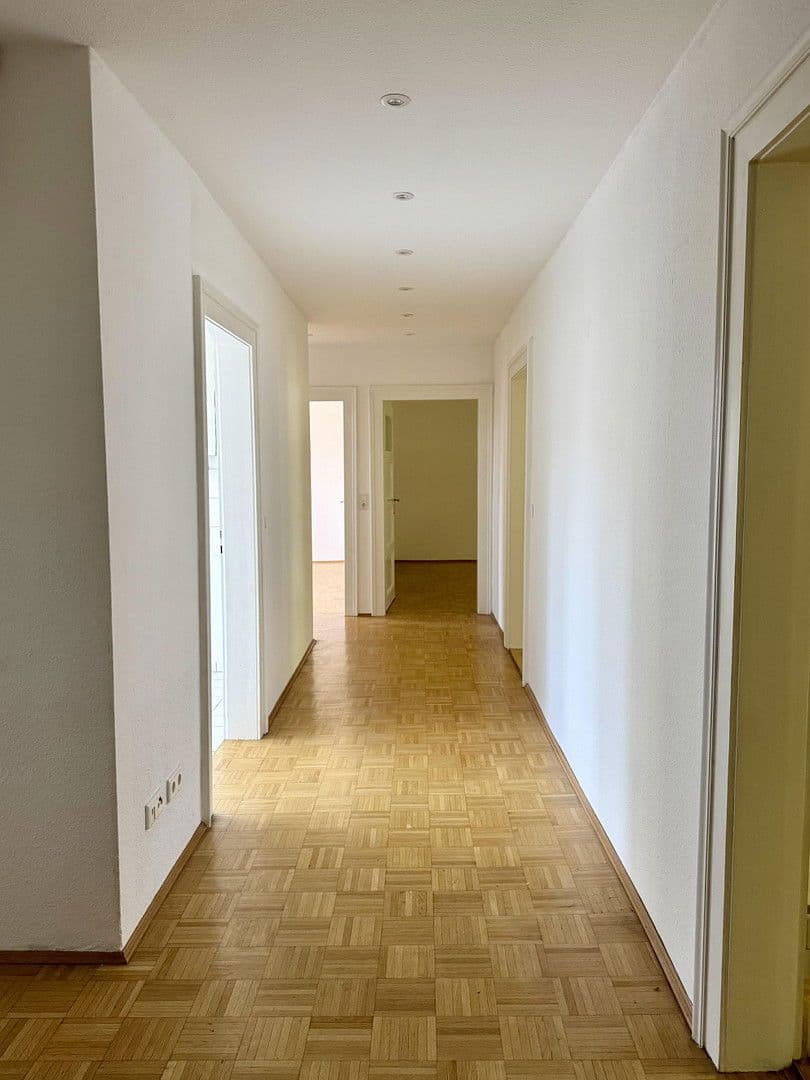 Pronájem bytu 4+1 138 m², Mannheim, Bádensko-Württembersko Pronájem bytu 4+1 138 m², Mannheim, Bádensko-Württembersko