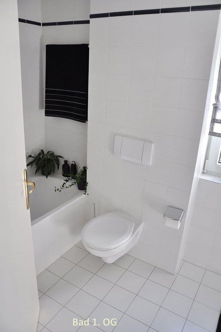 Pronájem domu 146 m², pozemek 200 m², Rothlindenstr. 17a, Schwandorf, Bavorsko Pronájem domu 146 m², pozemek 200 m², Rothlindenstr. 17a, Schwandorf, Bavorsko