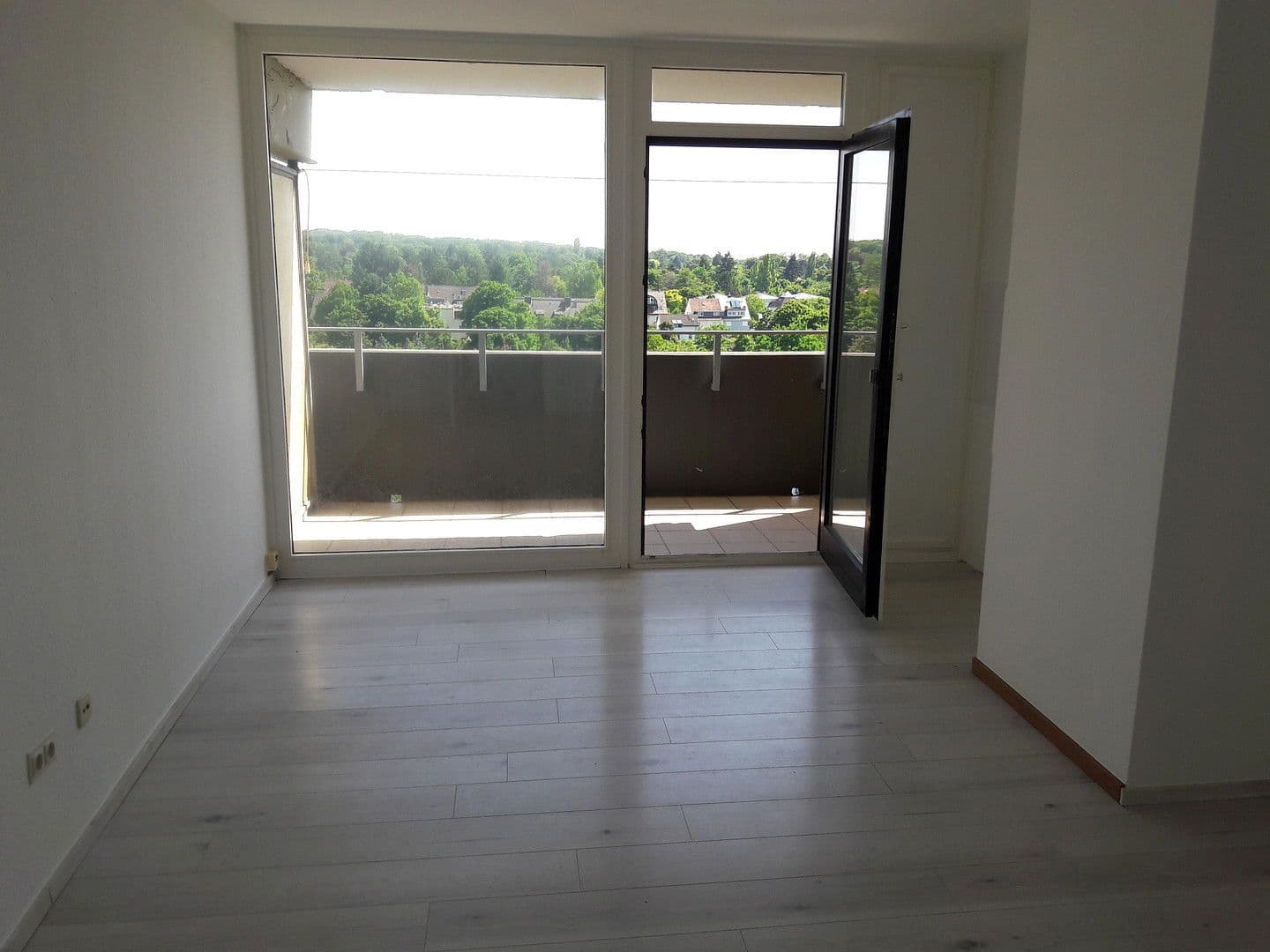 Pronájem bytu 1+1 26 m², Frankfurt am Main, Hessen Pronájem bytu 1+1 26 m², Frankfurt am Main, Hessen