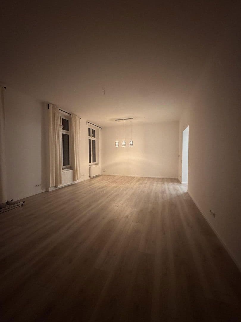 Pronájem bytu 3+1 105 m², Märkische Str. 40, Düsseldorf, Severní Porýní-Vestfálsko Pronájem bytu 3+1 105 m², Märkische Str. 40, Düsseldorf, Severní Porýní-Vestfálsko