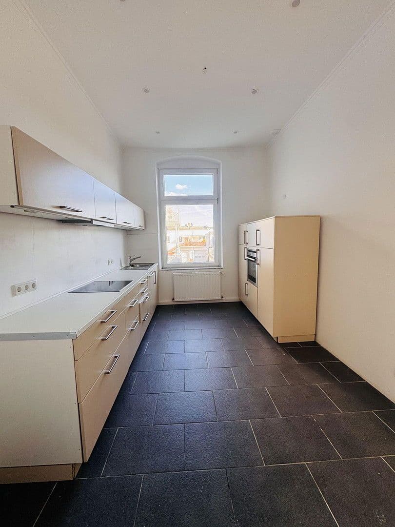 Pronájem bytu 3+1 105 m², Märkische Str. 40, Düsseldorf, Severní Porýní-Vestfálsko Pronájem bytu 3+1 105 m², Märkische Str. 40, Düsseldorf, Severní Porýní-Vestfálsko